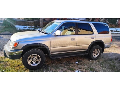 TOYOTA 4 RUNNER