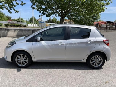 TOYOTA YARIS 1.5 Dual VVT-iE Comfort Tolatókamera! Alufelni!