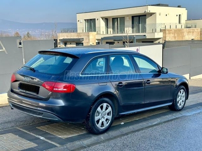 AUDI A4 Avant 2.0 TDi DPF EU5 Kevés km. Végig vezetett szervizkönyv . Szép állapot