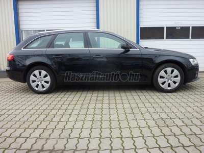 AUDI A4 Avant 2.0 TDI Navi-Xenon-Tolató Radar-Ülés Fűtés-Tempomat-Szerviz Könyv!