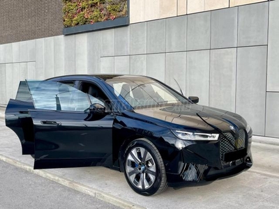 BMW IX xDrive50 Új autó. csak 790km-t futott! Áfa-s. 50-es legnagyobb hatótávolságú típus