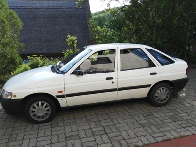 FORD ESCORT 1.3 CL Alba