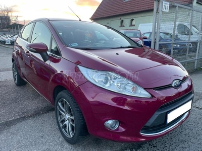 FORD FIESTA 1.25 Titanium 98.000km MULTIKORMANY KLIMA ALUFELNI