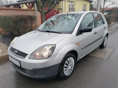 FORD FIESTA 1.3 Color Szép. megkímélt / friss vizsga / klíma / jó gumik