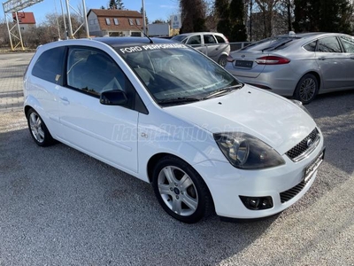 FORD FIESTA 1.4 Sport Alufelni-Digit Klíma-Szélvédő fűtés-Esőszenzor-SZÉP