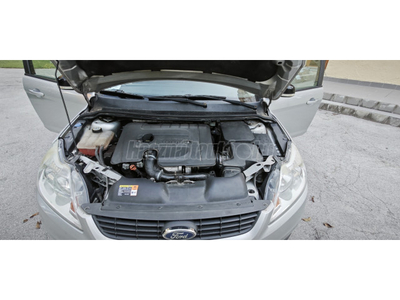 FORD FOCUS 1.6 TDCi Ghia DPF