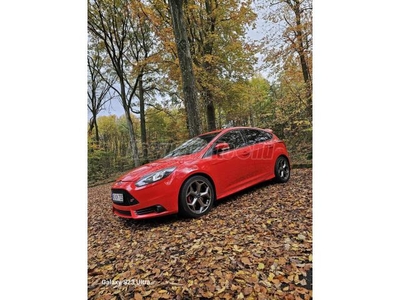 FORD FOCUS 2.0 Ecoboost ST3