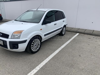 FORD FUSION 1.4 TDCi Elegance új vonóhorog +vezérlés+4új gumi