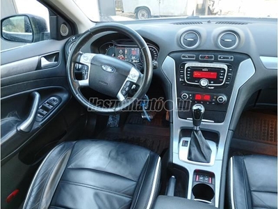 FORD MONDEO 2.0 TDCi Titanium Powershift Szervizkönyv!