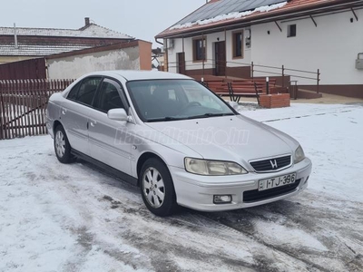 HONDA ACCORD 1.8i ES