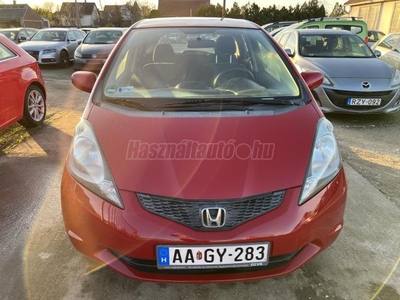 HONDA JAZZ 1.2 Trend Plus HONDA SZERVIZKÖNYVES