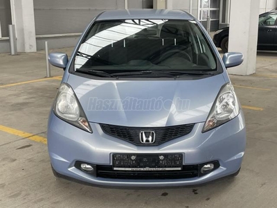 HONDA JAZZ 1.4 Elegance Vezetett szervizkönyv/Digitklíma