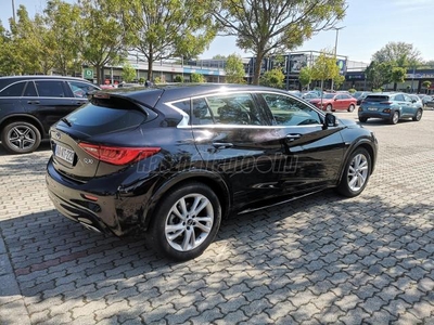 INFINITI Q30 2.2d Premium Tech DCT LED Navi 360 bőr távolságtartó sávtartó