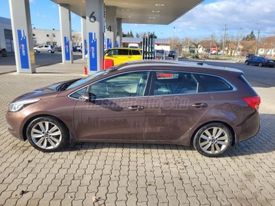 KIA CEE'D SW 1.6 GDI EX DCT Automata/Xenon/Tempomat/ParkRadar/ParkAssist/TolatóKamera/Ülésfűtés