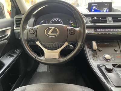 LEXUS CT 200h Executive CVT / 1. Tulaj!/ 106eKm!/ Megkímélt/ Vezetett SZK!/