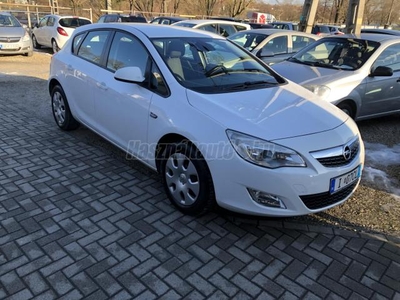 OPEL ASTRA J 1.6 Essentia 1. Tulajdonos! Szép.megkímélt autó