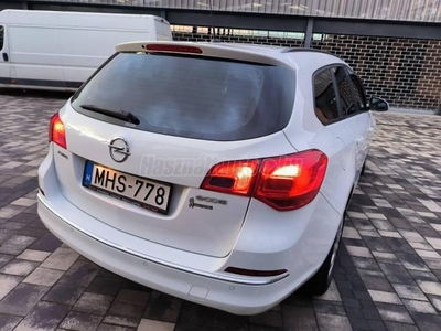 OPEL ASTRA J Sports Tourer 1.4 T LPG Cosmo