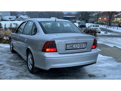 OPEL VECTRA 1.8 16V Comfort (Automata) Jó motor és műszaki állapot.egészséges kaszni.Friss műszaki