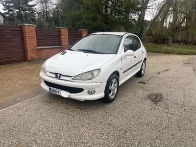 PEUGEOT 206 1.1 Presence