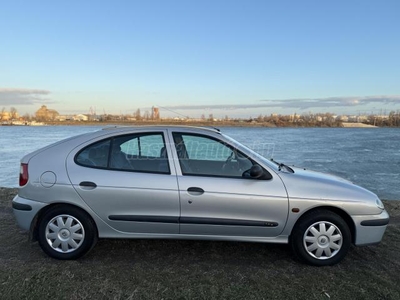 RENAULT MEGANE 1.4 16V RN 61000 km