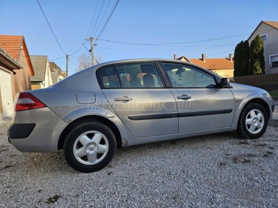 RENAULT MEGANE 1.6 16V Authentique