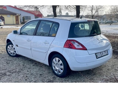 RENAULT MEGANE 1.6 Authentique Plus