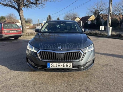 SKODA OCTAVIA Combi 2.0 TDI SCR Style DSG Megkímélt rendszeresen szervízelt Magyarországon újonnan forgalombahelyezve