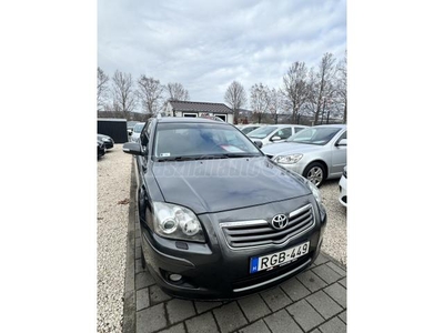 TOYOTA AVENSIS 2.0 D-4D Executive KARBANTARTOTT JÓ ÁLLAPOT!