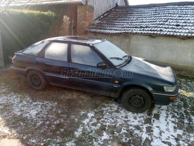 TOYOTA COROLLA Liftback 1.3 12V XL