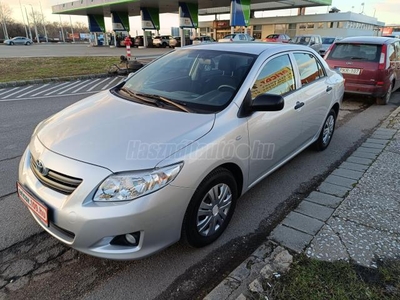 TOYOTA COROLLA Sedan 1.33