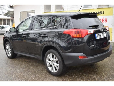 TOYOTA RAV 4 Rav4 2.2 D-4D Active 4db NYÁRI GUMI/ ÜLÉSFŰTÉS/ VÉGIG VEZETETT SZERVÍZKÖNYV/