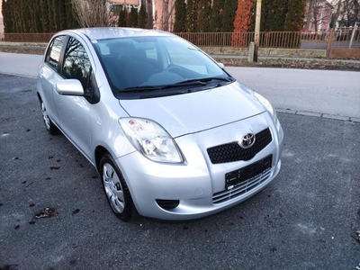 TOYOTA YARIS 1.0 123000 km