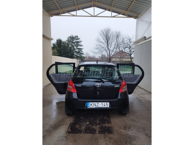 TOYOTA YARIS 1.3 Sol