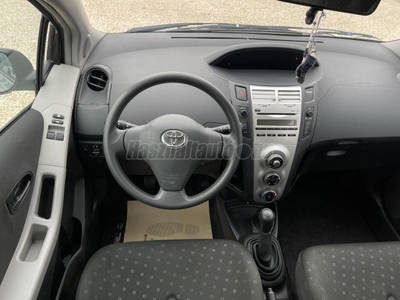 TOYOTA YARIS 1.3 Sol Plus Ice 74eKM!!KLÍMA!ALUFELNI! 8xLÉGZSÁK!EL.ABLAKOK!HIFI+CD!SZERV.KÖNYV!