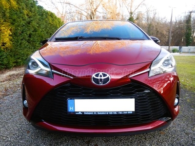 TOYOTA YARIS 1.5 Dual VVT-iE Selection Smart Red 1.TULAJDONOS! MAGYARORSZÁGI! VÉGIG SZAKSZERVIZBEN SZERVIZELT!