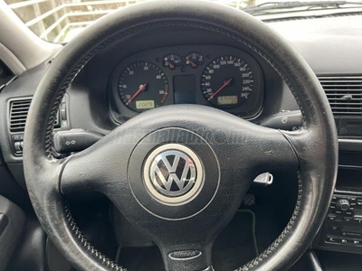 VOLKSWAGEN GOLF 1.9 PD TDI Trendline 4Motion