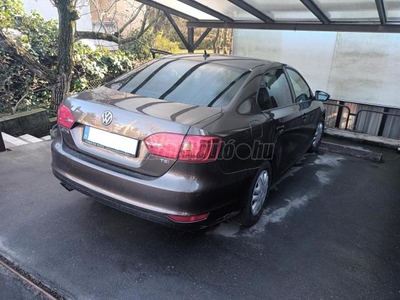 VOLKSWAGEN JETTA VI 1.4 TSI Comfortline