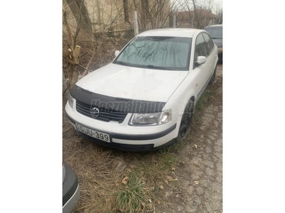 VOLKSWAGEN PASSAT 1.9 TDI Trendline