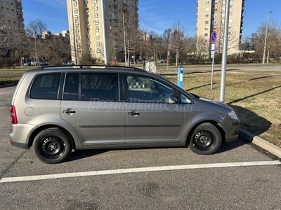 VOLKSWAGEN TOURAN 1.6 Trendline