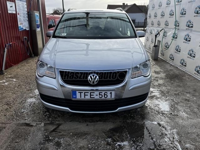 VOLKSWAGEN TOURAN 1.6 Trendline