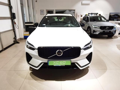 VOLVO XC60 2.0 [T6] Ultra Dark AWD Geartronic KIEMELT BUSINESS KEDVEZMÉNY! 5 MILLIÓ FORINT ÁRELŐNY! 2024. JÚNIUSI ÁTVÉTEL!