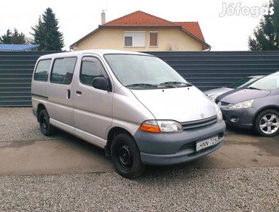 Toyota HI-ACE Hiace 2.4 D Glass Van 6 fő. MO.-i...