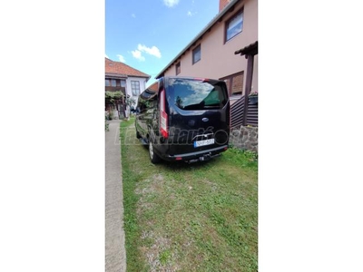 FORD TRANSIT Tourneo Custom 2.2 TDCi 300 SWB Titanium