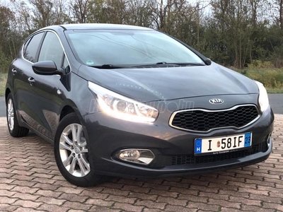 KIA CEE'D 1.6 GDI FIFA Limited Szervízkönyv.LED.ülés-kormányfűtés.parkradar.digitklíma.tempomat.bluetooth