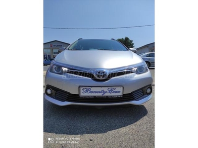 TOYOTA AURIS Touring Sports 1.33 Live Plus Végig Toyota szervizkönyv!!!!