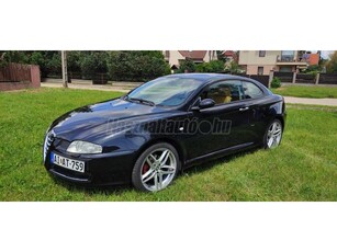 ALFA ROMEO GT 1.9 JTD 16V Distinctive Karc és Rozsda mentes Gyönyörű állapotban Bőr 18 Alufelni