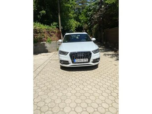 AUDI Q3 2.0 TDI DPF quattro S-tronic