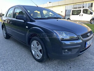 FORD FOCUS 1.6 Ambiente Sedan!