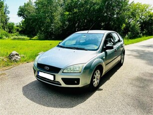 FORD FOCUS 1.6 TDCi Ghia DPF