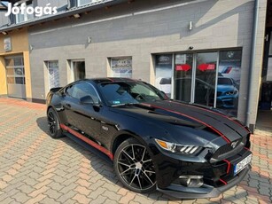 Ford Mustang Fastback V8